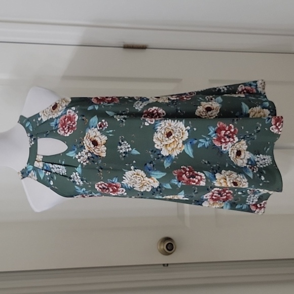 As U Wish Size XS Green Floral Print Casual A Line Mini Dress, Exc. Used Cond. - Picture 1 of 13